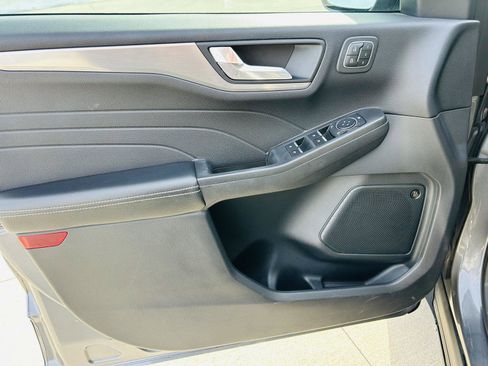 Used 2021 Ford Escape Titanium image 13