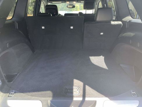 Used 2019 Jeep Grand Cherokee Limited AWD/4WD image 10
