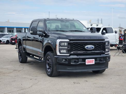 Used 2024 Ford F250 Lariat w/ Sport Appearance Package AWD/4WD image 3