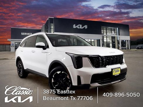 Certified 2024 Kia Sorento S AWD/4WD image 1