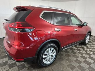 Used 2020 Nissan Rogue S FWD video 2