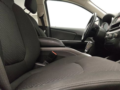Used 2018 Dodge Journey SE w/ Connectivity Group FWD image 21