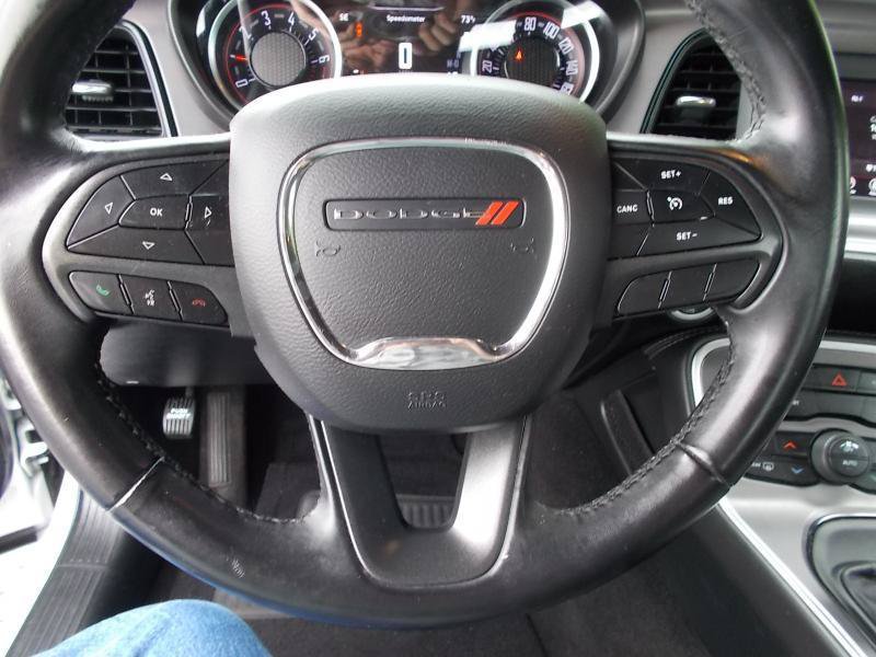 Used 2019 Dodge Challenger SXT RWD image 29