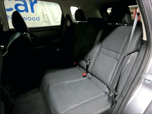 Used 2024 Nissan Rogue S FWD image 15
