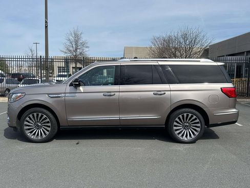 Used 2018 Lincoln Navigator L Reserve w/ Technology Package image 6