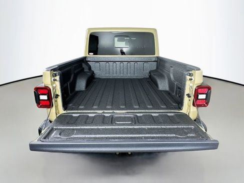 New 2026 Jeep Gladiator Rubicon w/ Safety Group AWD/4WD image 28