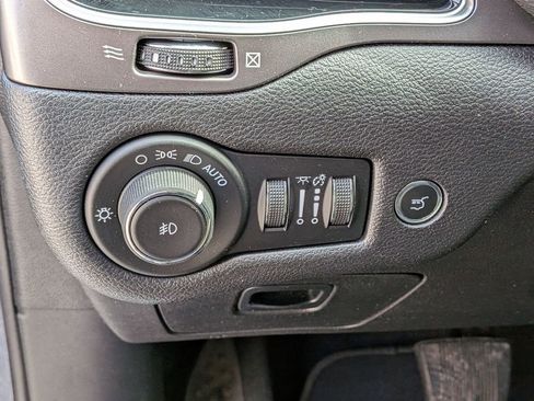 Certified 2019 Jeep Cherokee Limited image 14