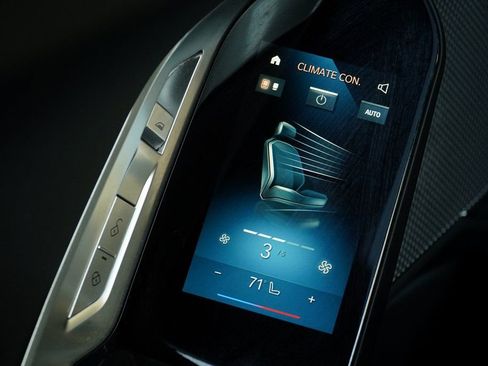 Used 2023 BMW 740i w/ Parking Assistance Package image 36