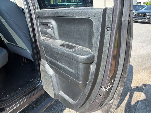 Used 2018 RAM 1500 Express RWD image 20