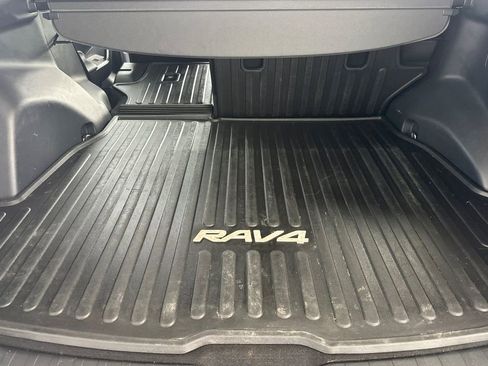 Used 2025 Toyota RAV4 SE AWD/4WD image 15
