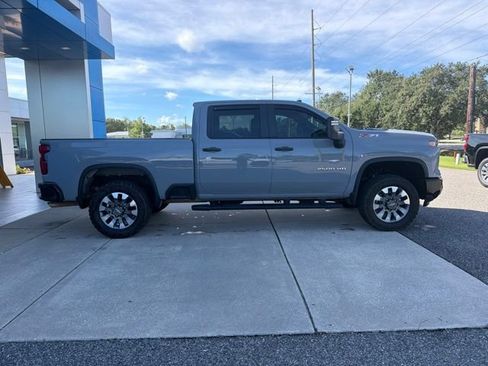 Used 2025 Chevrolet Silverado 2500 Custom w/ Custom Value Package AWD/4WD image 4