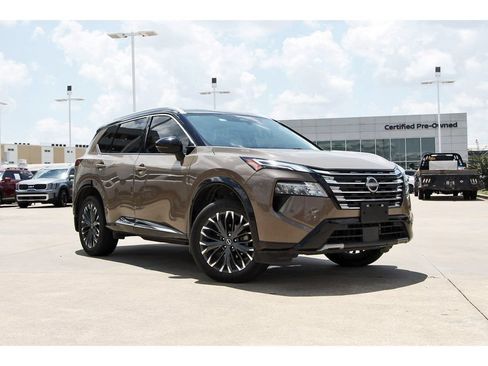 Used 2024 Nissan Rogue Platinum w/ Platinum Premium Package FWD image 1