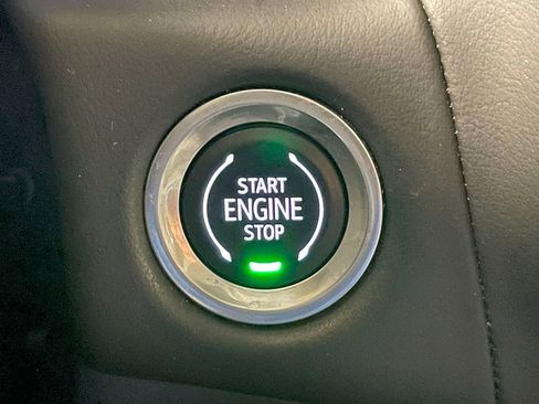 Used 2023 Chevrolet Tahoe Z71 w/ Luxury Package image 34