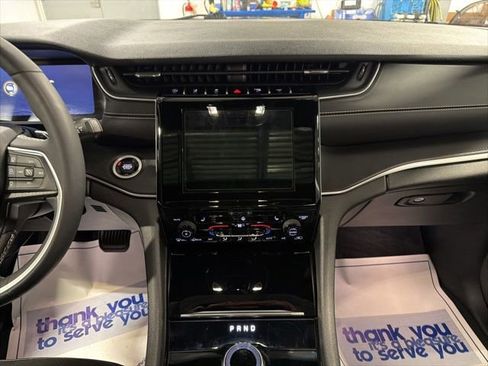 Used 2023 Jeep Grand Cherokee Altitude image 20