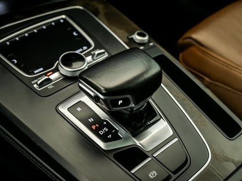 Used 2018 Audi Q5 Prestige w/ Prestige Package image 24