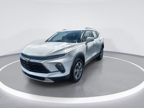 Used 2024 Chevrolet Blazer LT FWD image 4