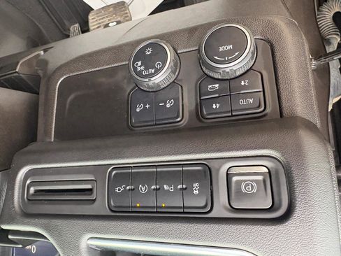 Used 2021 Chevrolet Tahoe LS image 17