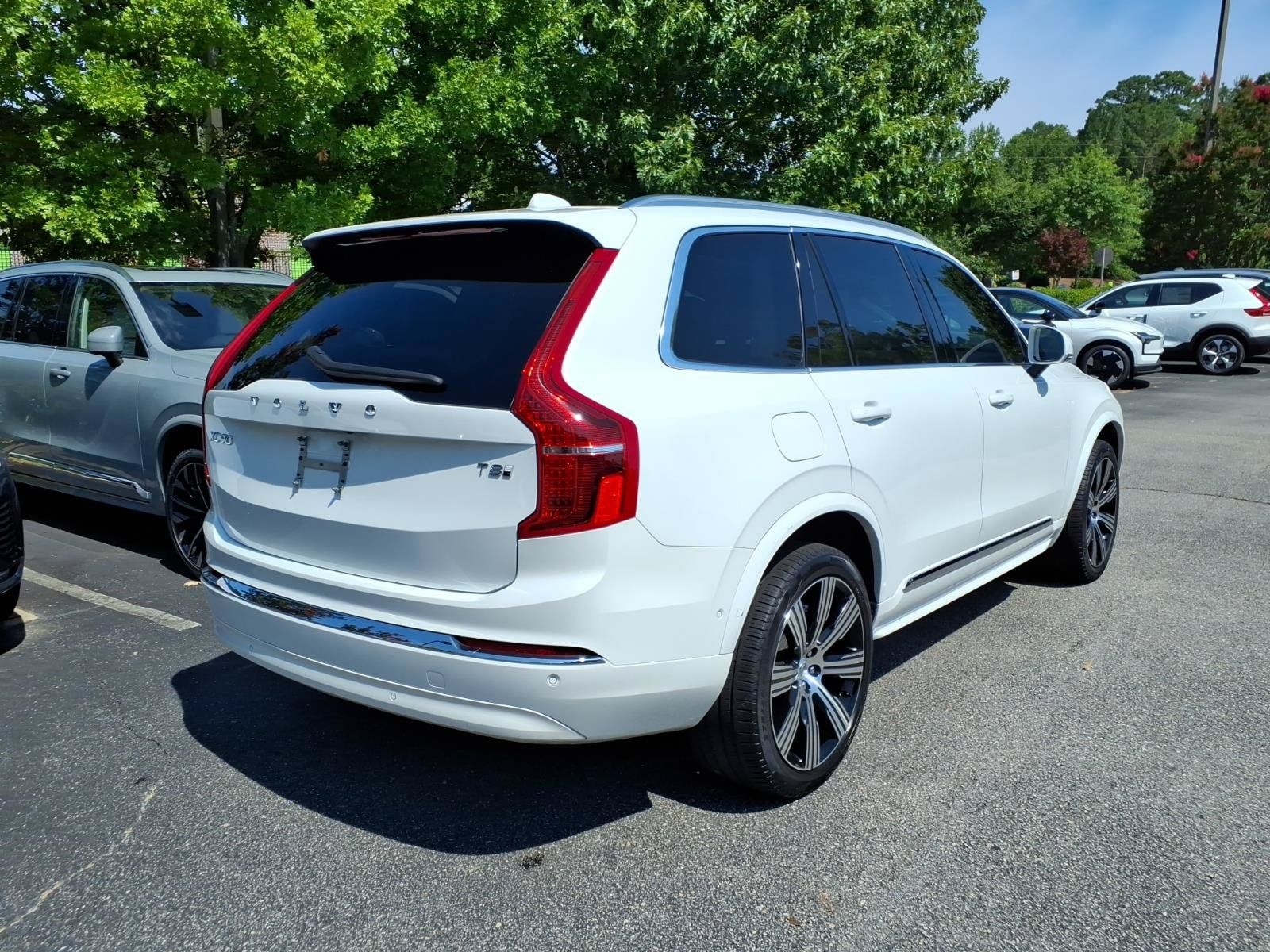 Certified 2025 Volvo XC90 T8 Plus w/ Protection Package AWD/4WD image 3