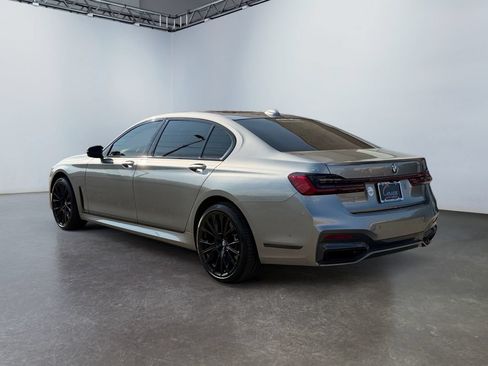 Used 2021 BMW 750i xDrive w/ Executive Package AWD/4WD image 7