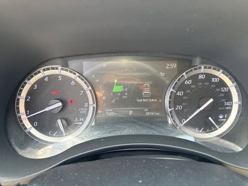 Used 2022 Toyota Highlander XLE FWD image 9