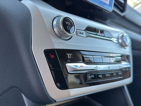 Used 2021 Ford Explorer XLT image 25