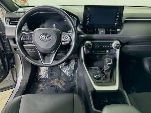 Used 2022 Toyota RAV4 SE w/ Weather & Moonroof Package image 16