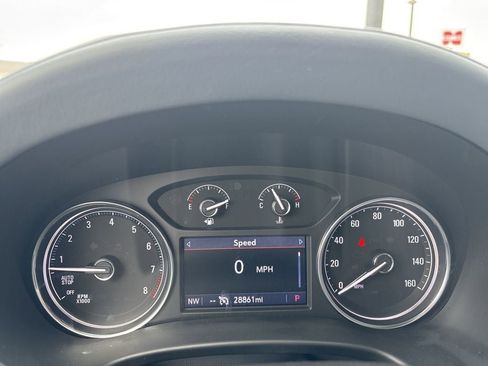 Used 2023 Buick Enclave Essence image 15