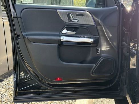 Used 2020 Mercedes-Benz GLB 250 4MATIC image 45