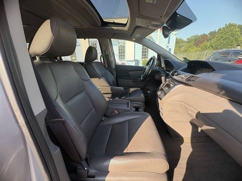 Used 2015 Honda Odyssey Touring Elite image 25