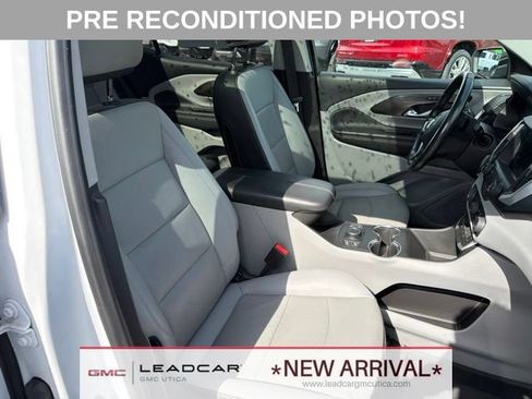 Used 2022 GMC Terrain SLT w/ LPO, Floor Liner Package AWD/4WD image 11