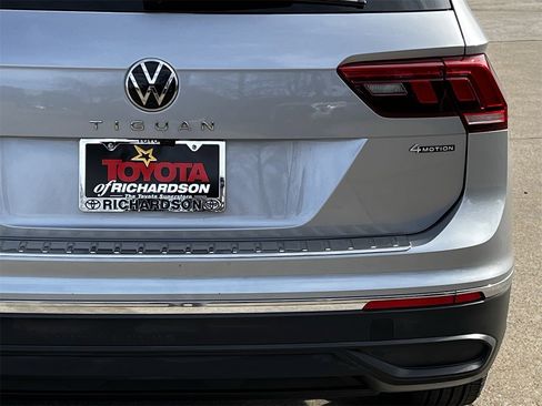 Used 2024 Volkswagen Tiguan SE image 6