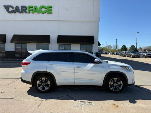 Used 2019 Toyota Highlander Limited Platinum image 18