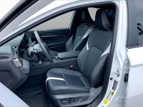Certified 2025 Toyota Camry SE w/ Convenience Package FWD image 7