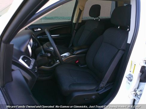 Used 2020 Dodge Journey SE w/ SE Popular Equipment Group image 18