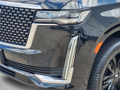 Used 2022 Cadillac Escalade Premium Luxury RWD image 32