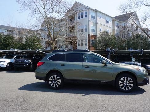 Used 2016 Subaru Outback 2.5i Limited image 3