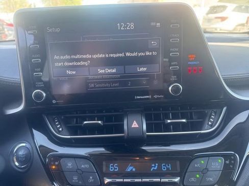 Used 2022 Toyota C-HR Limited image 16