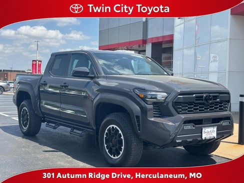 Certified 2024 Toyota Tacoma TRD Off-Road AWD/4WD image 1