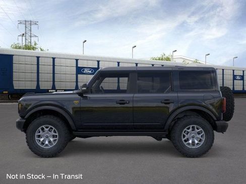 New 2025 Ford Bronco Badlands image 3