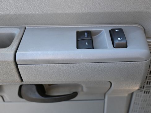 Used 2016 Ford E-350 and Econoline 350 Super Duty image 7