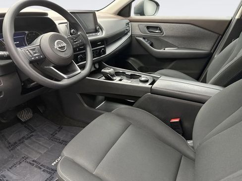 Used 2023 Nissan Rogue S image 10