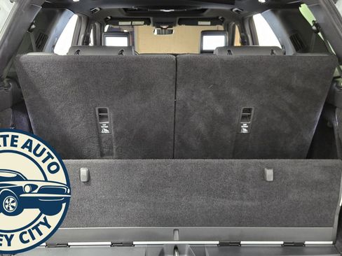 Used 2019 Land Rover Discovery HSE image 42