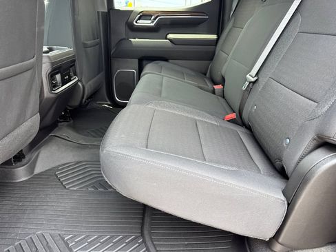 Used 2024 Chevrolet Silverado 1500 LT Trail Boss w/ LPO, Dark Essentials Package AWD/4WD image 21