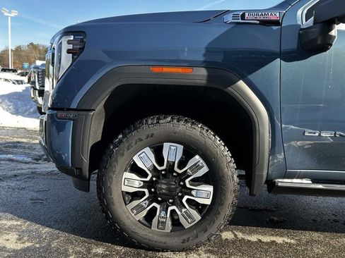 New 2025 GMC Sierra 2500 Denali w/ Denali Reserve Package image 8
