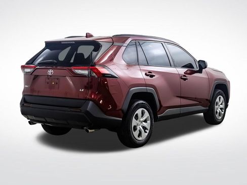 Used 2021 Toyota RAV4 LE FWD image 5