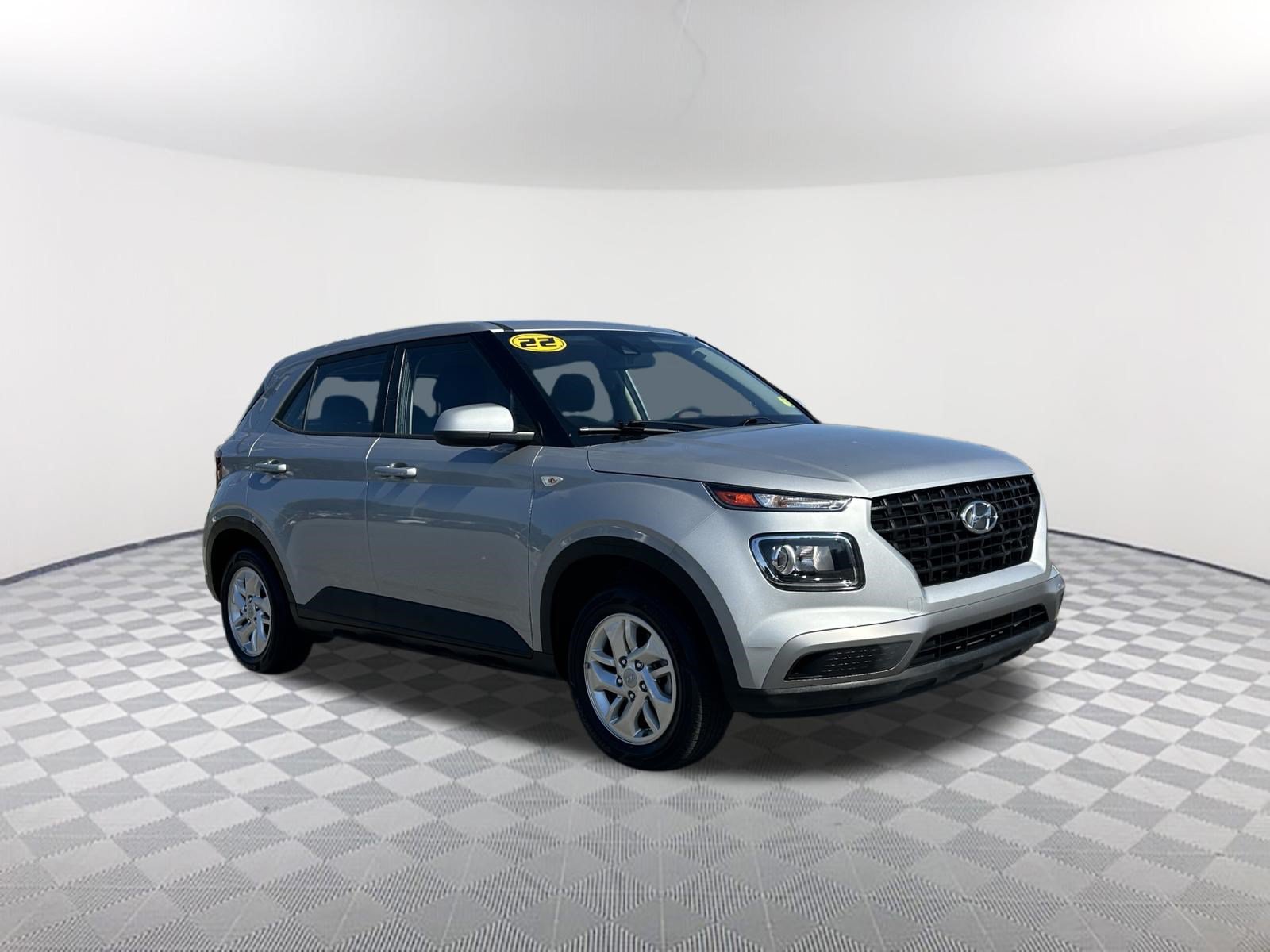 Used 2022 Hyundai Venue SE w/ Cargo Package FWD image 3