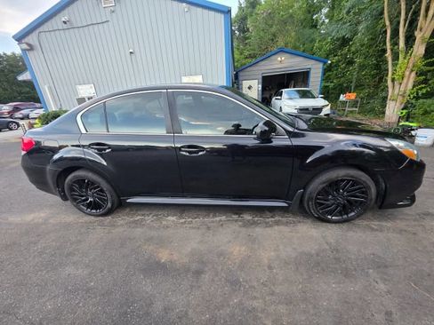 Used 2013 Subaru Legacy 2.5i Premium w/ All-Weather Pkg AWD/4WD image 4