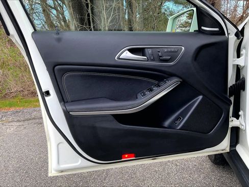 Used 2016 Mercedes-Benz GLA 250 4MATIC image 22