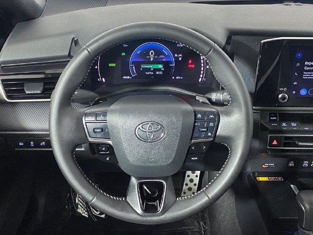 Used 2025 Toyota Camry SE FWD image 18