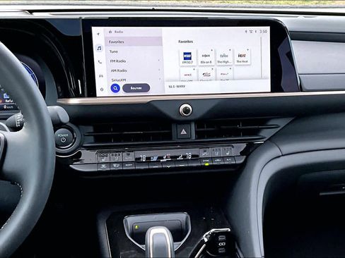 New 2025 Toyota Crown Platinum image 6